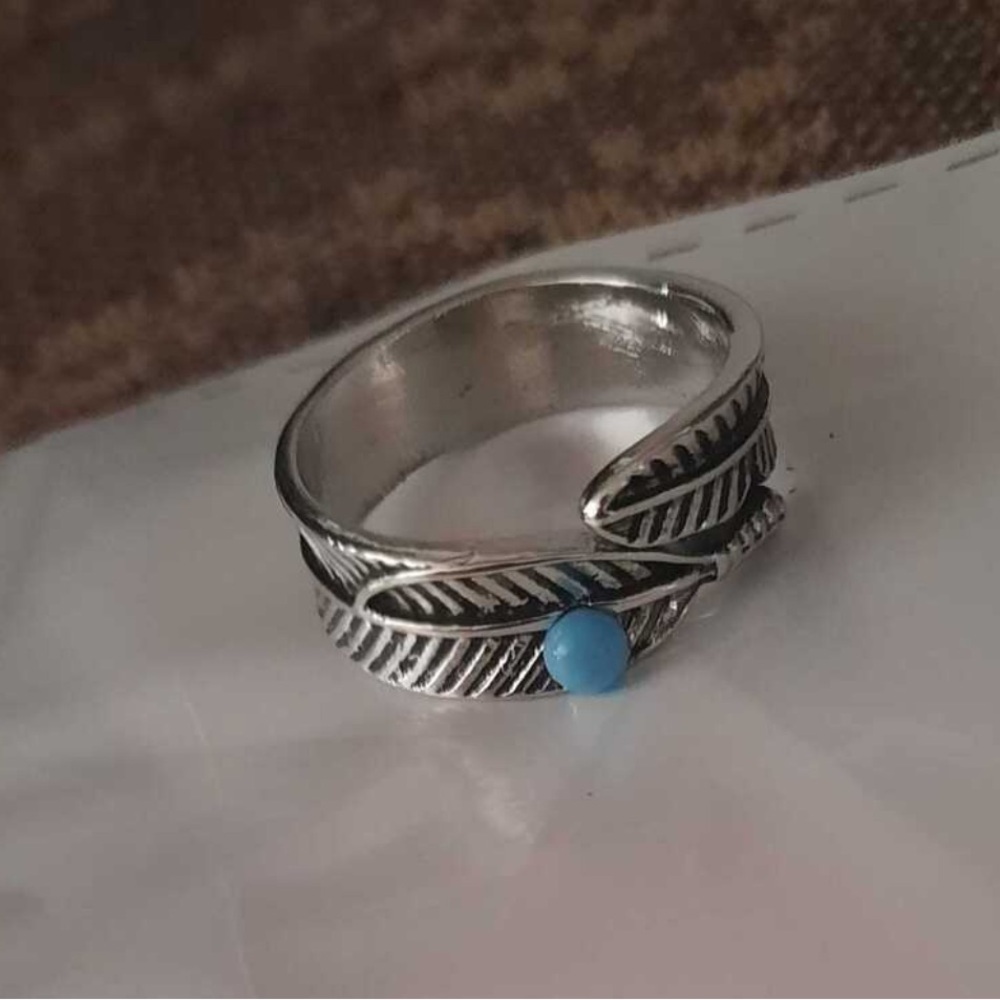 Chic Nation Silver and Blue Feather Ring
